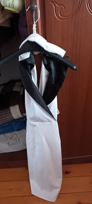 Ağ rəngdə, qara detallarla tamamlanmış qadın paltarı satilir raz-M cox lalafo.az -da Ağ rəngdə, qara detallarla tamamlanmış qadın paltarı satilir raz-M cox