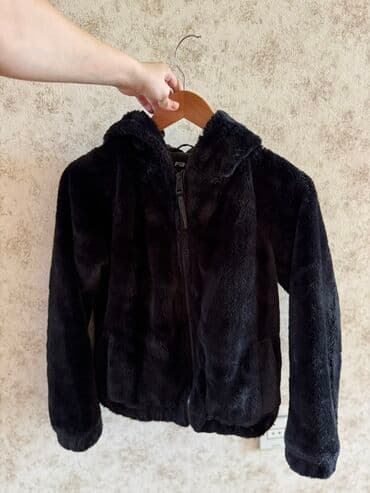 Qara rəngli, kapüşonlu, yumşaq plyuş/parça materialdan - Kapüşon lalafo.az -da Qara rəngli, kapüşonlu, yumşaq plyuş/parça materialdan - Kapüşon