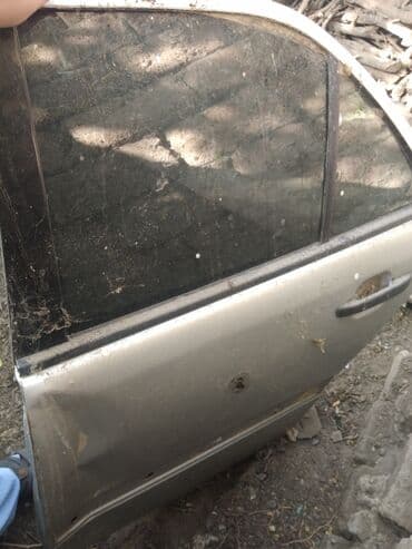 Mercedec c 180 arxa sol qapı 100 manat lalafo.az -da Mercedec c 180 arxa sol qapı 100 manat