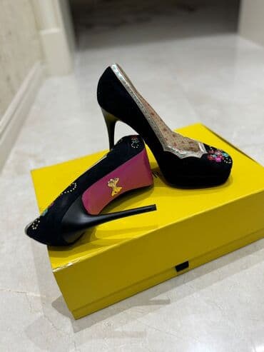 Qadın üçün yüksək dabanlı klassik tufli cütü. - Rəng: qara (üst lalafo.az -da Qadın üçün yüksək dabanlı klassik tufli cütü. - Rəng: qara (üst