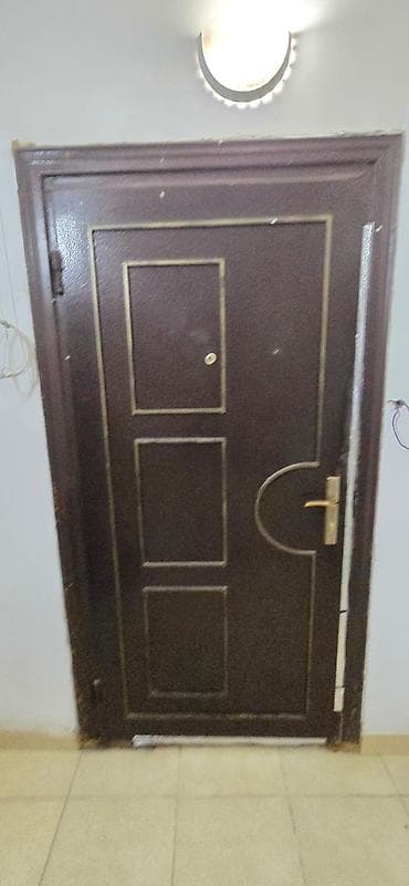 Seyf qapı – metal giriş qapısı - Rəng: tünd qəhvəyi - Material lalafo.az -da Seyf qapı – metal giriş qapısı - Rəng: tünd qəhvəyi - Material