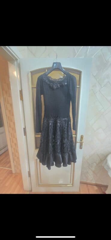 Qara rəngli qadın geyimi – zərif dizaynlı uzunqollu don. - Üst hissə lalafo.az -da Qara rəngli qadın geyimi – zərif dizaynlı uzunqollu don. - Üst hissə