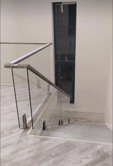 Şüşə məhəccərli pilləkən sistemi - Dizayn: Minimalist və müasir lalafo.az -da Şüşə məhəccərli pilləkən sistemi - Dizayn: Minimalist və müasir