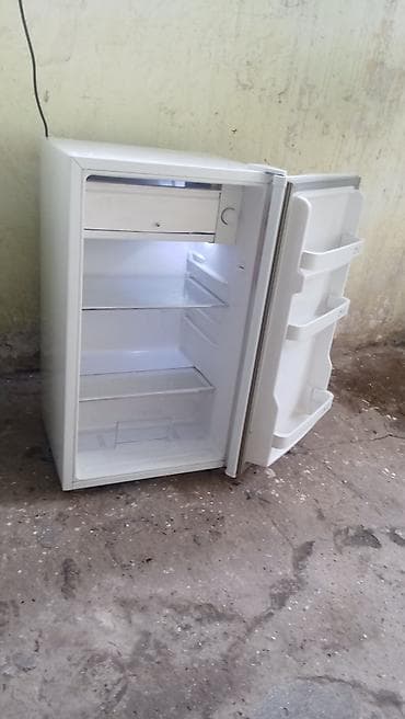 Mini soyuducu Artel əla işlək vəziyyətdədir. 48/85cm Caspian Plazaya at lalafo.az Mini soyuducu Artel əla işlək vəziyyətdədir. 48/85cm Caspian Plazaya