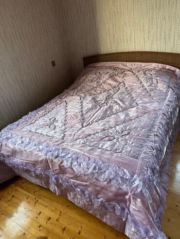 Taxt pakrivalı Təzədir,alınıb,istifade edilmeyib.2böyük,1balaca balış lalafo.az -da Taxt pakrivalı Təzədir,alınıb,istifade edilmeyib.2böyük,1balaca balış