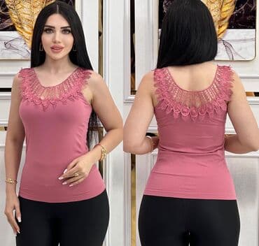 Dərin çəhrayı rəngdə, yaxasında naxışlı güpür detalları olan qadın lalafo.az -da Dərin çəhrayı rəngdə, yaxasında naxışlı güpür detalları olan qadın