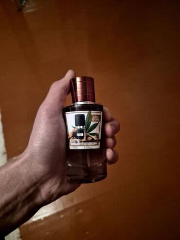 Həm kişi Həm Xanım Üçün Belə bir ətir satılır 10AZN 50ML Qabda Isteyen lalafo.az -da Həm kişi Həm Xanım Üçün Belə bir ətir satılır 10AZN 50ML Qabda Isteyen