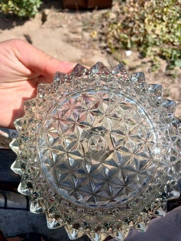 Şüşə qab – kəsmə naxışlı, dekorativ kənarlı - Material: qalın, şəffaf lalafo.az -da Şüşə qab – kəsmə naxışlı, dekorativ kənarlı - Material: qalın, şəffaf