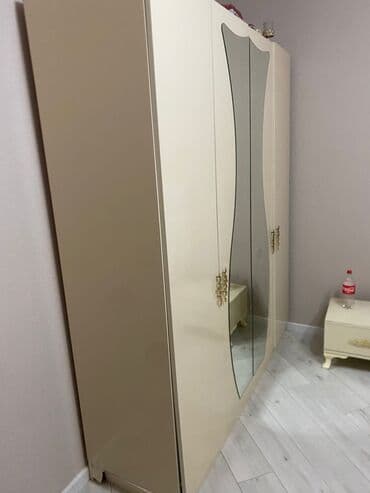 İşlənmiş, Açılan, 3 qapılı Düz dolab, Qarderob, paltar dolabı lalafo.az -da İşlənmiş, Açılan, 3 qapılı Düz dolab, Qarderob, paltar dolabı