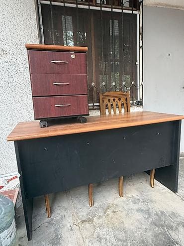 Balkon üçün, İşlənmiş, Açılmayan, Dördbucaq masa, 2 stul lalafo.az -da Balkon üçün, İşlənmiş, Açılmayan, Dördbucaq masa, 2 stul