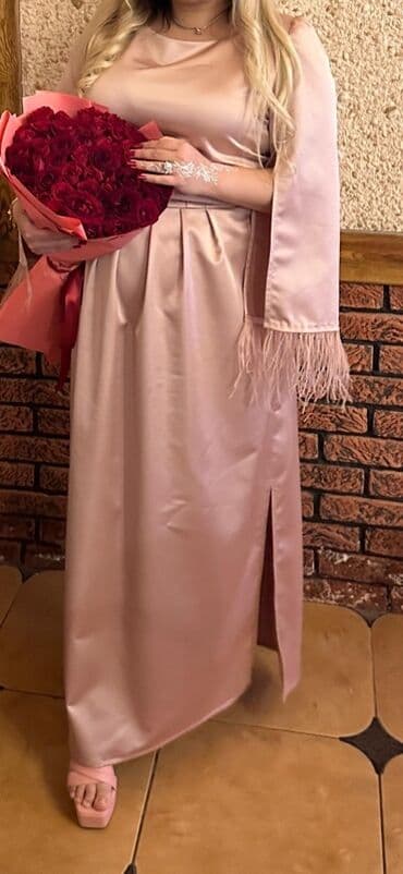 Zərif pudra-çəhrayı rəngdə uzun ziyafət - Parlaq, hamar fakturalı lalafo.az -da Zərif pudra-çəhrayı rəngdə uzun ziyafət - Parlaq, hamar fakturalı