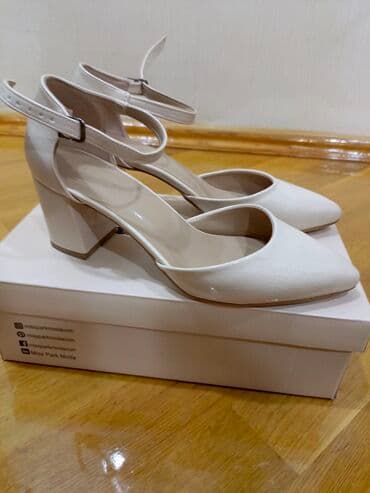 Ölçü: 39, rəng - Bej, İşlənmiş lalafo.az -da Ölçü: 39, rəng - Bej, İşlənmiş