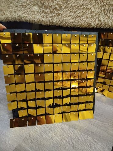 Qızılı rəngli, kvadrat formalı seqmentlərdən ibarət dekorativ lalafo.az -da Qızılı rəngli, kvadrat formalı seqmentlərdən ibarət dekorativ