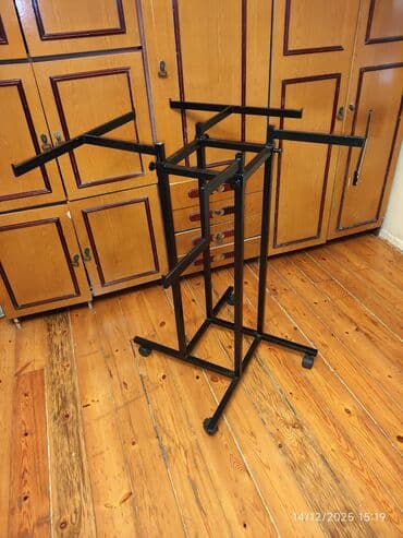 Məhsul: Dörd tərəfli metal vitrinin/döşəmə asqı stendi Təsvir: - lalafo.az -da Məhsul: Dörd tərəfli metal vitrinin/döşəmə asqı stendi Təsvir: -