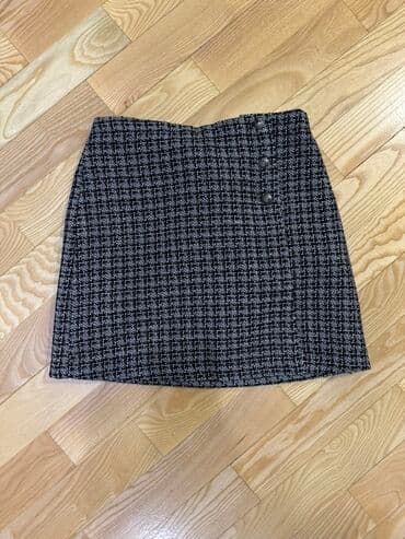 Usaq ətəyi – qısa, qara-ağ xırda dama (bouclé/tweed tipli) naxışlı lalafo.az -da Usaq ətəyi – qısa, qara-ağ xırda dama (bouclé/tweed tipli) naxışlı