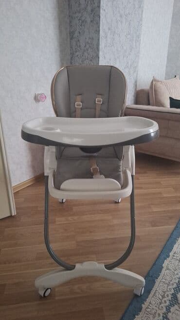 Uşaq yemək kreslosu - Rəng: boz oturacaq, ağ-südlü stol və ayaq lalafo.az -da Uşaq yemək kreslosu - Rəng: boz oturacaq, ağ-südlü stol və ayaq