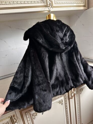 Qara brilyant norka shuba razmer S-M di. Kapushonlu model qolunda lalafo.az -da Qara brilyant norka shuba razmer S-M di. Kapushonlu model qolunda