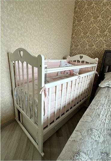 İki ədəd beşik – əkizlər üçün alınmış model. Ağ rəngli taxta lalafo.az -da İki ədəd beşik – əkizlər üçün alınmış model. Ağ rəngli taxta
