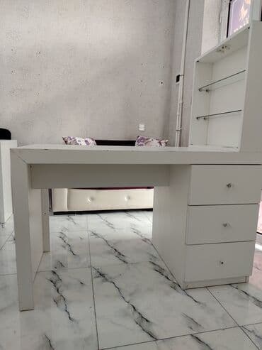 Manikür üçün masa lalafo.az -da Manikür üçün masa