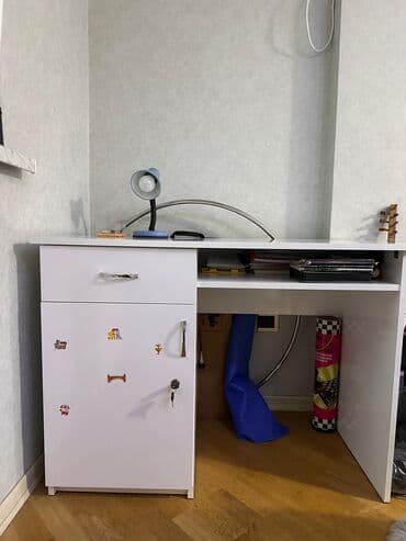 Kompüter masası, İşlənmiş, Kvadrat masa lalafo.az -da Kompüter masası, İşlənmiş, Kvadrat masa