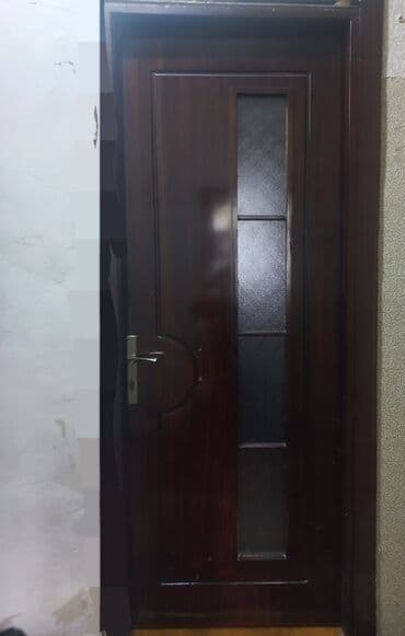 Taxta otaq qapısı - Material: ağac əsaslı, tünd qəhvəyi rəngli dekor lalafo.az -da Taxta otaq qapısı - Material: ağac əsaslı, tünd qəhvəyi rəngli dekor