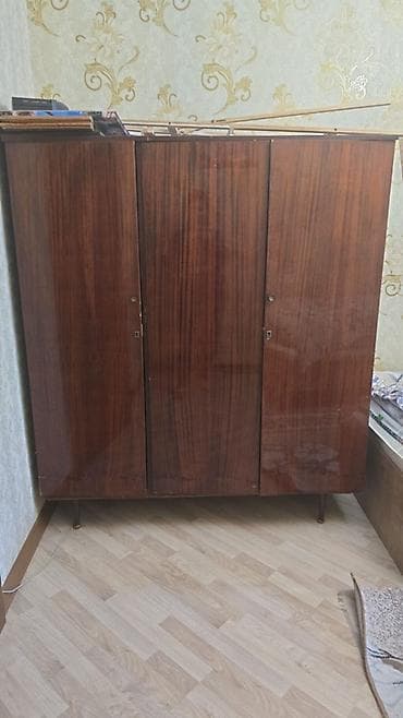 3 qapılı, Qəhvəyi, Taxta, Açılan, Düz dolab lalafo.az -da 3 qapılı, Qəhvəyi, Taxta, Açılan, Düz dolab