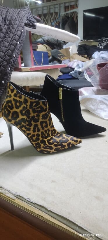 Qadınlar üçün topuqdan yuxarı hündür daban çəkmələr (ankle booties) – lalafo.az -da Qadınlar üçün topuqdan yuxarı hündür daban çəkmələr (ankle booties) –