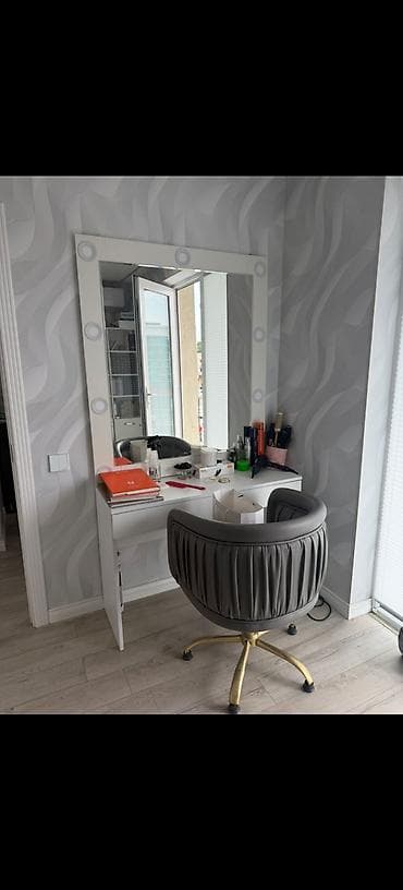.300 azn dest satilir Ünvan Pirşağı (1110) aml lalafo.az -da .300 azn dest satilir Ünvan Pirşağı (1110) aml