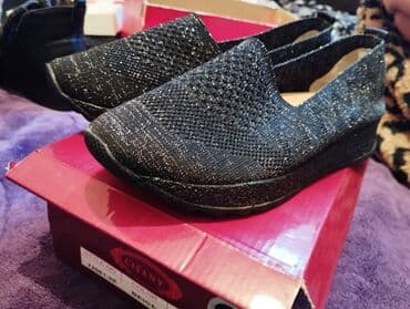 Qadın ayaqqabısı – parıltılı slip-on - Rəng: qara, parıltılı saplarla lalafo.az -da Qadın ayaqqabısı – parıltılı slip-on - Rəng: qara, parıltılı saplarla