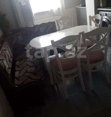 Künc divan, masa və 4 oturacaq satılır lalafo.az -da Künc divan, masa və 4 oturacaq satılır