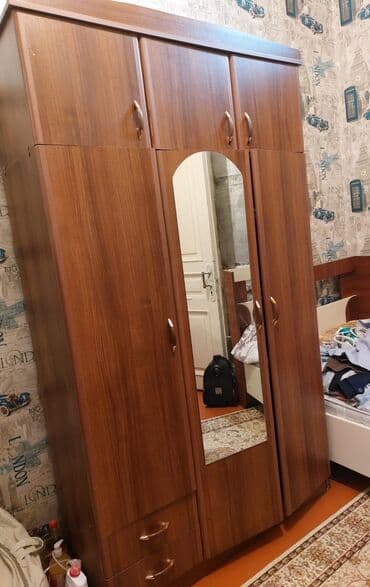 Açılan, 3 qapılı Düz dolab, Qarderob, paltar dolabı lalafo.az -da Açılan, 3 qapılı Düz dolab, Qarderob, paltar dolabı