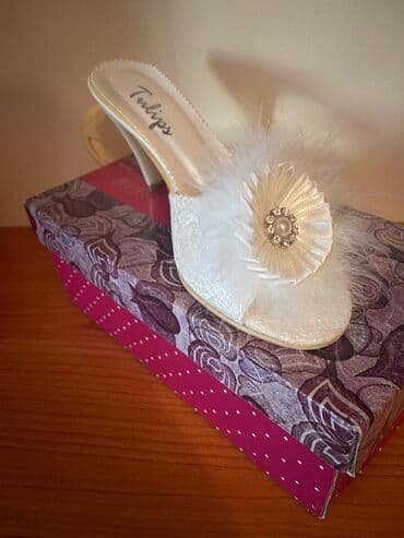 Brend: Tulips Model: Açıq burunlu, hündürdaban mualakka terlik/sandal lalafo.az -da Brend: Tulips Model: Açıq burunlu, hündürdaban mualakka terlik/sandal