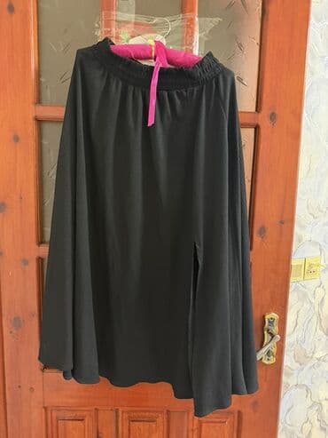 Qara rəngli uzun yubka - Stil: Klassik və gündəlik tərzə uyğun, axıcı lalafo.az -da Qara rəngli uzun yubka - Stil: Klassik və gündəlik tərzə uyğun, axıcı