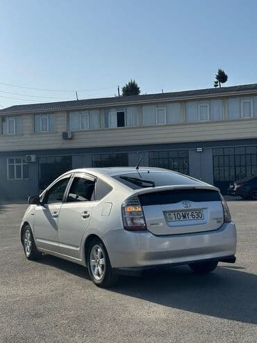 Toyota Prius: 1.5 l | 2008 il Hetçbek lalafo.az -da Toyota Prius: 1.5 l | 2008 il Hetçbek