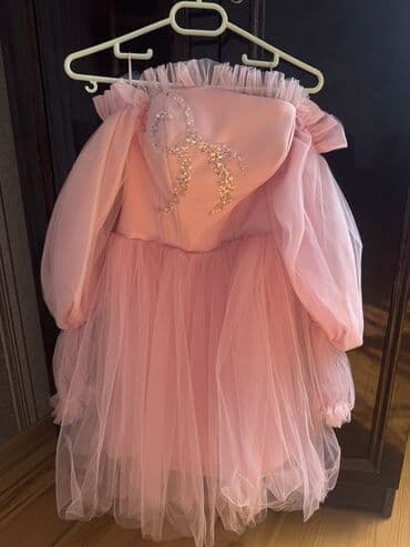 Zərif ziyafət geyimi– açıq çəhrayı rəngdə Satılır 150azn-ə tikilib lalafo.az -da Zərif ziyafət geyimi– açıq çəhrayı rəngdə Satılır 150azn-ə tikilib