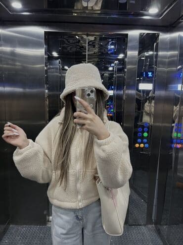 Bej rəngli teddy dəst – fermuarlı kürk jaket və uyğun bucket papaq - lalafo.az -da Bej rəngli teddy dəst – fermuarlı kürk jaket və uyğun bucket papaq -