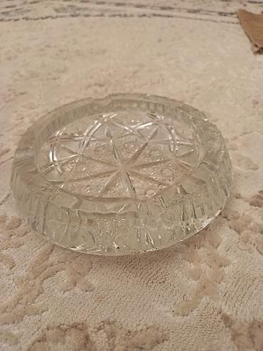 Xrustal külqabı - Material: qalın, şəffaf şüşə - Dizayn: alt at lalafo.az Xrustal külqabı - Material: qalın, şəffaf şüşə - Dizayn: alt