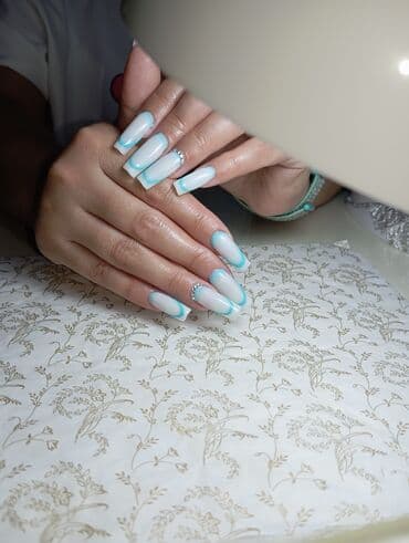 Manikür, Dırnaq qaynağı, Tipsi, Gellak, şellak, Evə gəlməklə, Salonda lalafo.az -da Manikür, Dırnaq qaynağı, Tipsi, Gellak, şellak, Evə gəlməklə, Salonda