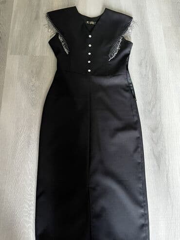 80 azn alınıb bir dəfə geyinilib 20 azn
M razmer lalafo.az -da 80 azn alınıb bir dəfə geyinilib 20 azn
M razmer