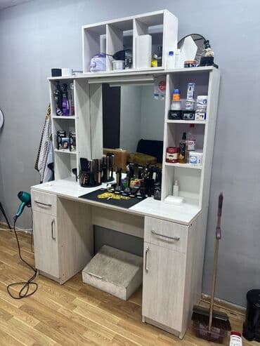 Bərbər uçun m satılır ideal vəzyətdədi şkafların hamısı işləydi lalafo.az -da Bərbər uçun m satılır ideal vəzyətdədi şkafların hamısı işləydi