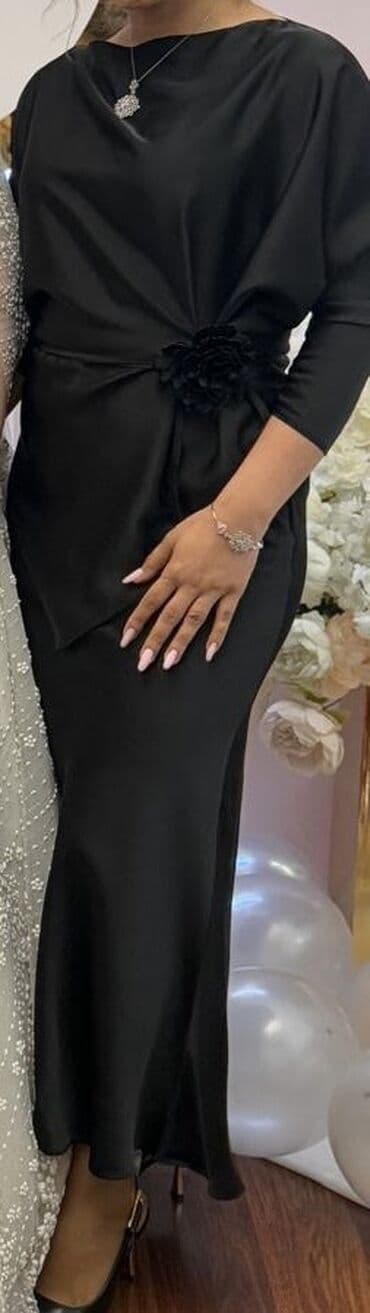 Yenidir. 1dəfə geyilib.
100manata satılır. Razmer M lalafo.az -da Yenidir. 1dəfə geyilib.
100manata satılır. Razmer M