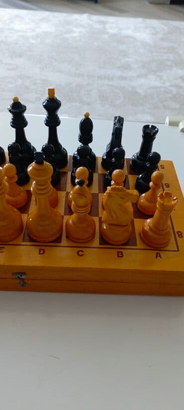 Dəbilqələr: Şəxsi kolleksiyadan.Ekskluziv-taxtanın iç tərəfində əfsanəvi Ukrayna lalafo.az -da — 6 Dəbilqələr: Şəxsi kolleksiyadan.Ekskluziv-taxtanın iç tərəfində əfsanəvi Ukrayna — 6