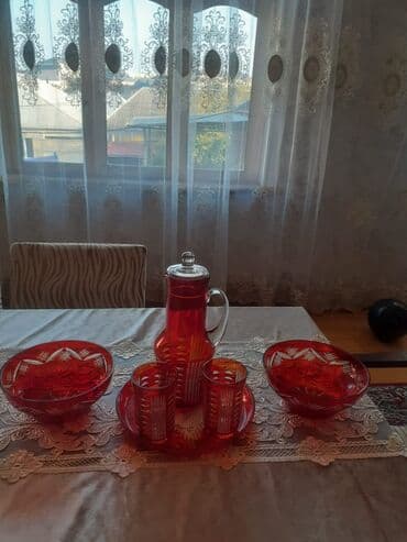 Qırmızı və kobalt-mavi kristal dəstlər Qırmızı dəst: - Şüşə qrafin lalafo.az -da Qırmızı və kobalt-mavi kristal dəstlər Qırmızı dəst: - Şüşə qrafin