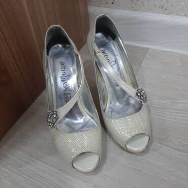 Tuflilər, Ölçü: 35, rəng - Bej, İşlənmiş lalafo.az -da Tuflilər, Ölçü: 35, rəng - Bej, İşlənmiş