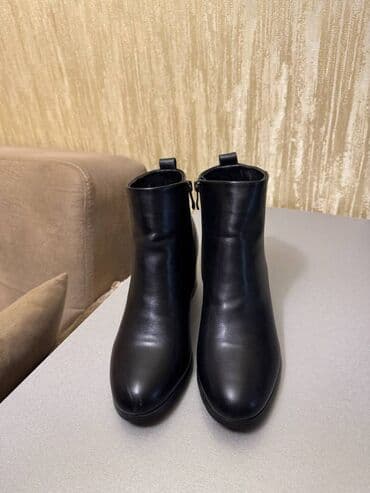 Qısaboğaz, Ölçü: 40, rəng - Qara, Yeni lalafo.az -da Qısaboğaz, Ölçü: 40, rəng - Qara, Yeni