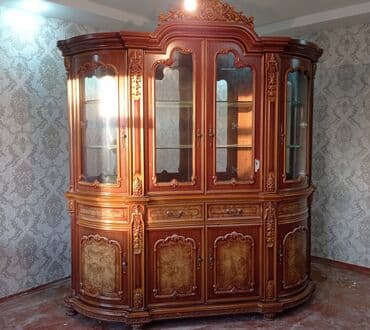 Klassik üslubda iri vitrin-bufet - Material: təbii ağac əsaslı lalafo.az -da Klassik üslubda iri vitrin-bufet - Material: təbii ağac əsaslı