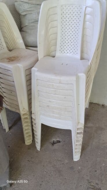 Ağ rəngli plastik yığıla bilən stullar.Ağsu rayonu Növci kendinde lalafo.az -da Ağ rəngli plastik yığıla bilən stullar.Ağsu rayonu Növci kendinde