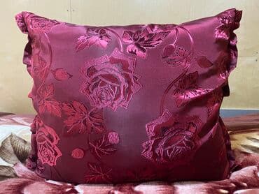 Yastiq tezedi hec işlenmeyib yer olmadiği üçün satilir.Çox gözel lalafo.az -da Yastiq tezedi hec işlenmeyib yer olmadiği üçün satilir.Çox gözel