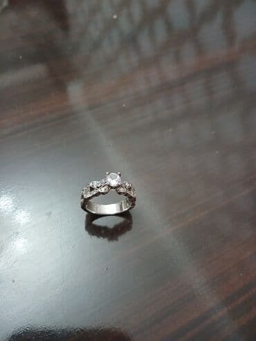 Dəstə daxildir: Üzük, Gümüş lalafo.az -da Dəstə daxildir: Üzük, Gümüş