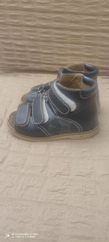 Uşaq üçün ortopedik ayyaqqabı satılır.23 razmer.Ayaqı düz olan olanlar lalafo.az -da Uşaq üçün ortopedik ayyaqqabı satılır.23 razmer.Ayaqı düz olan olanlar